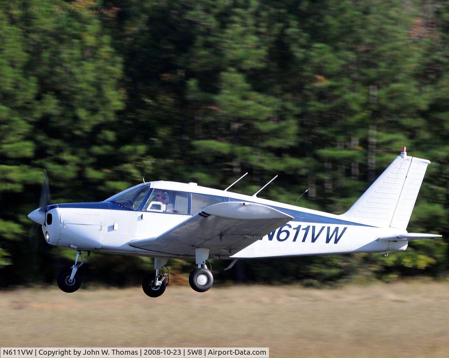 N611VW, 1964 Piper PA-28-140 C/N 28-20130, Departing runway 4