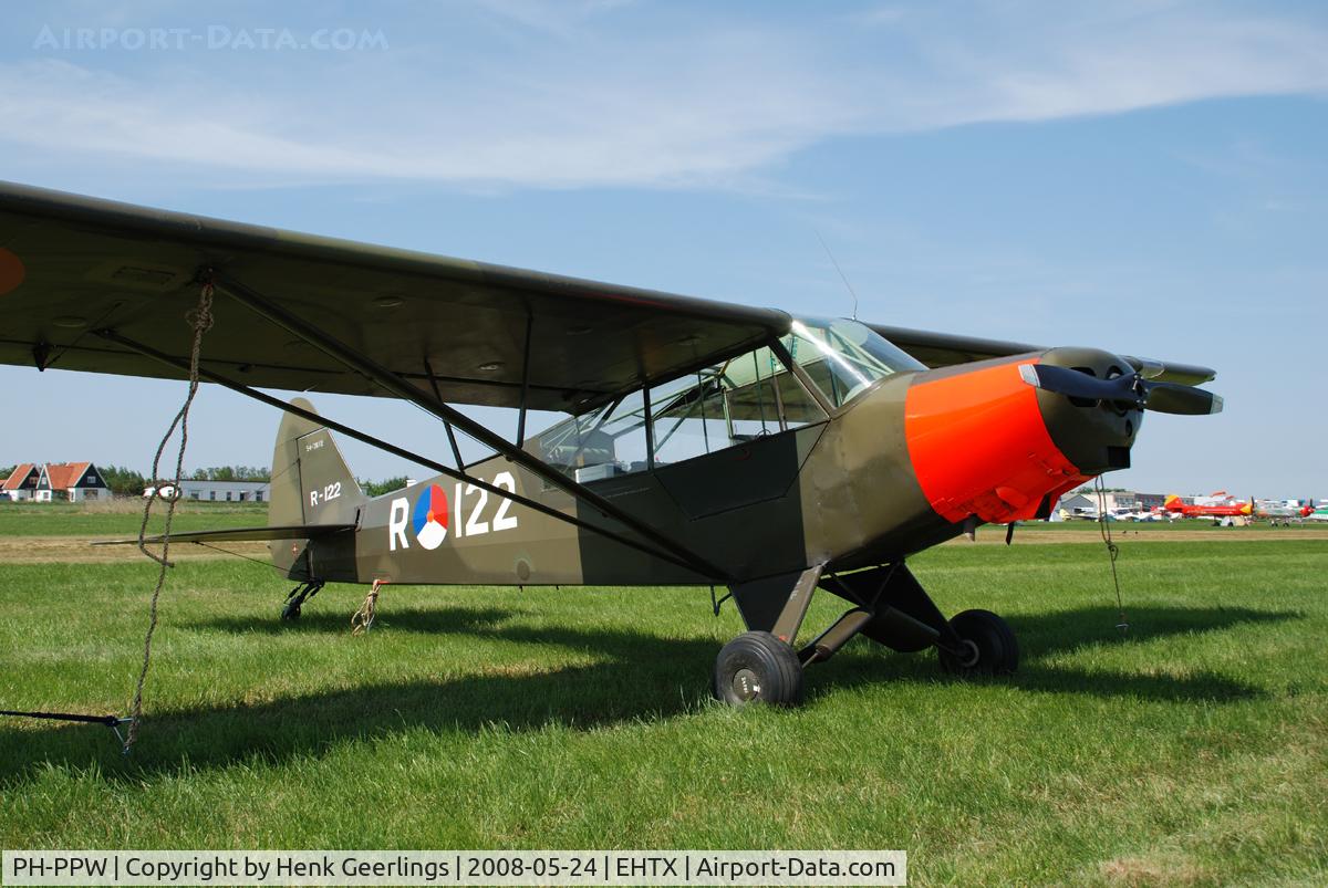 PH-PPW, Piper PA-18-135 Super Cub C/N 18-3812, Texel Taildragger & Old Timer Fly-In , Texel Airport