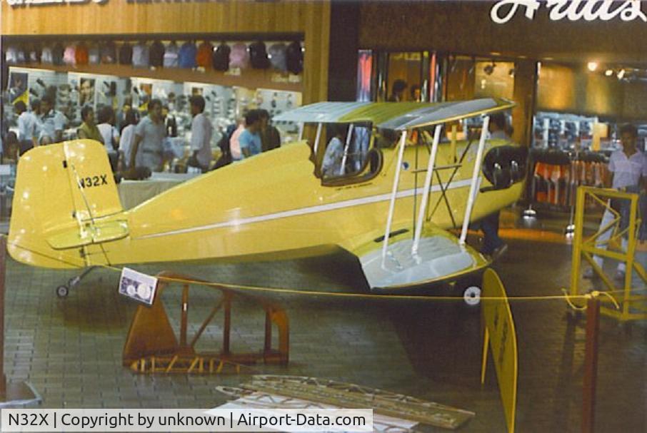N32X, 1975 Kaminskas Jungster I C/N 691144, years ago at an exhibition in Plaza las Americas mall in PR