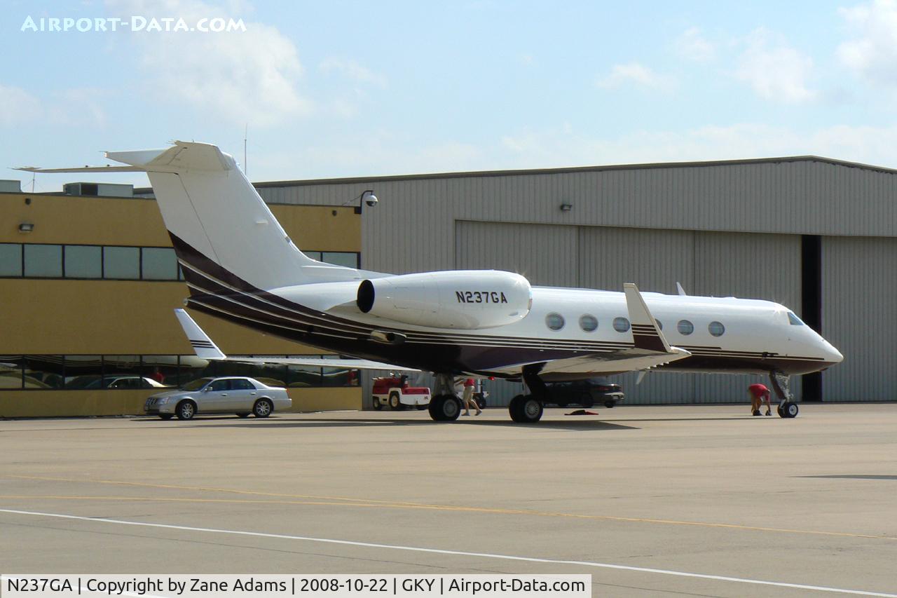 N237GA, 2006 Gulfstream Aerospace GIV-X (G450) C/N 4055, At Arlington Municipal
