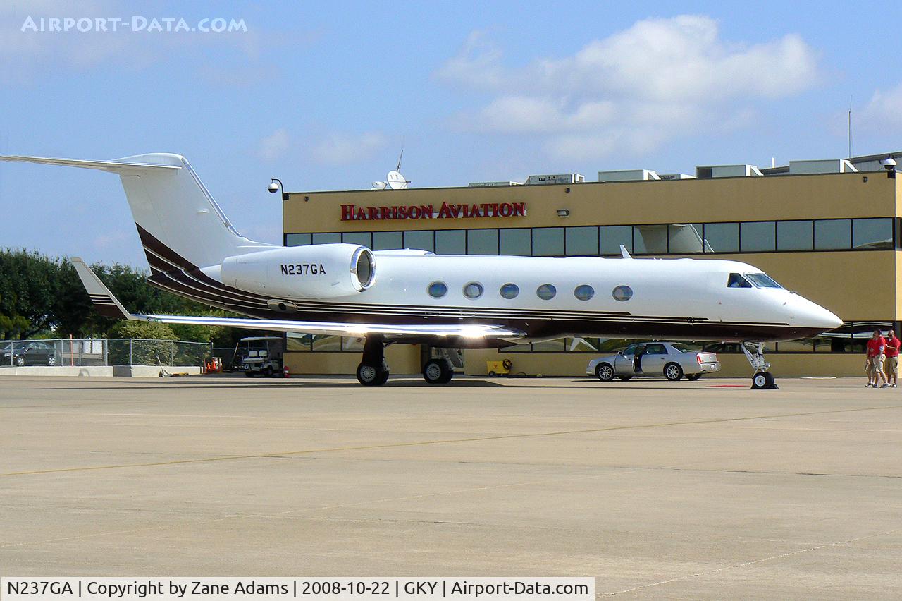 N237GA, 2006 Gulfstream Aerospace GIV-X (G450) C/N 4055, At Arlington Municipal