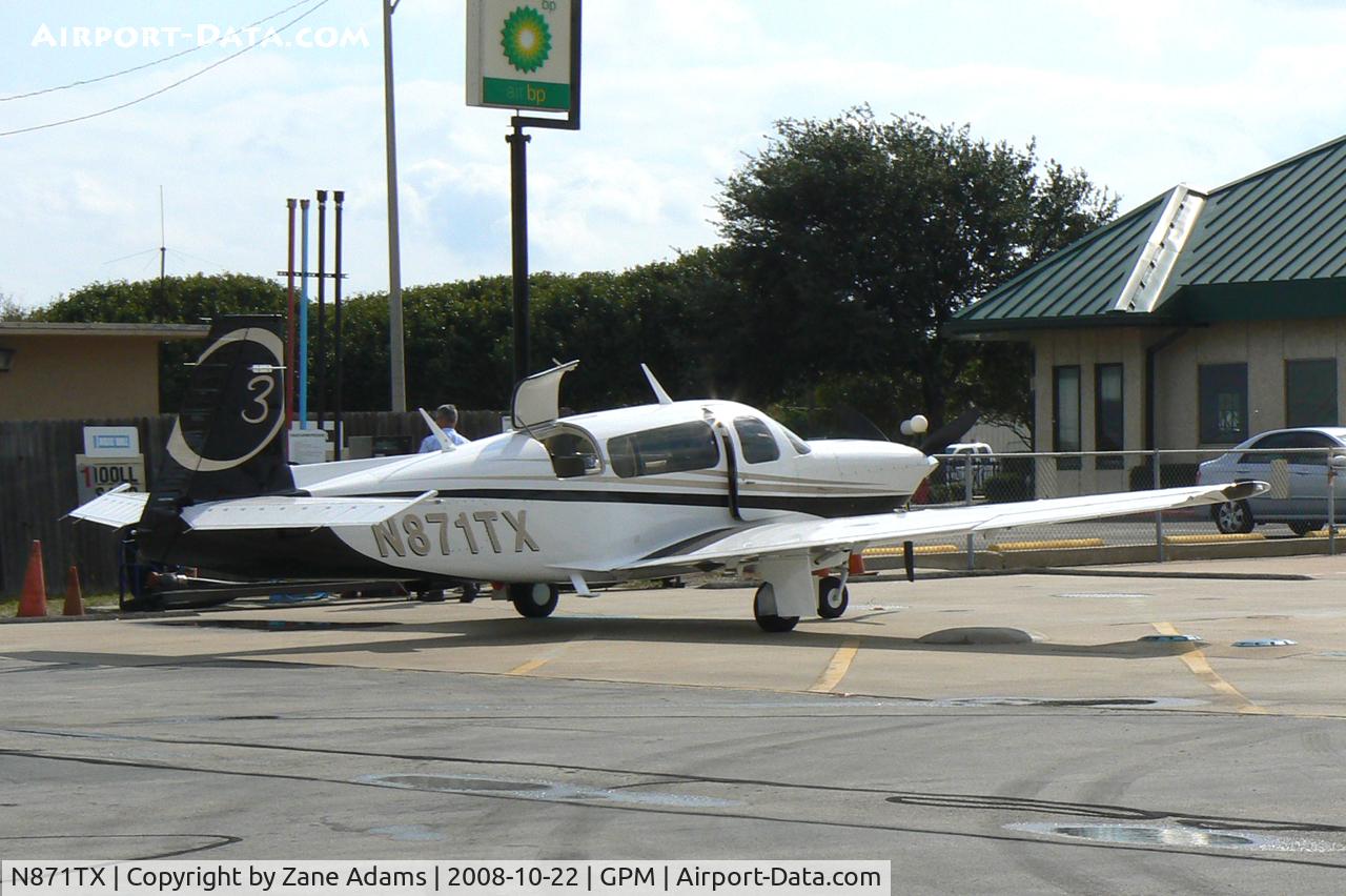 N871TX, 2006 Mooney M20R Ovation C/N 29-0449, At Grand Prairie Municipal