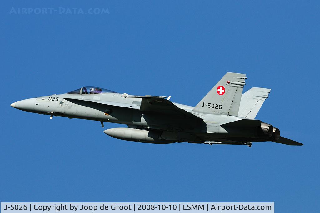 J-5026, 1999 McDonnell Douglas F/A-18C Hornet C/N 1375/SFC026, J-5026 sports nose art as the last delivered Hornet to the Swiss AF.