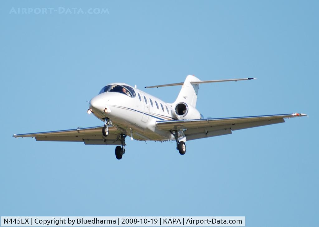 N445LX, 2000 Raytheon 400A Beechjet C/N RK-298, On final approach to 17L.