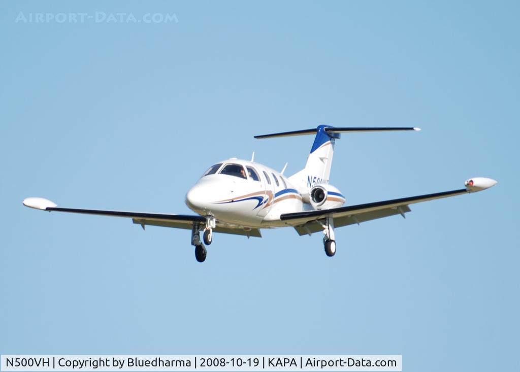 N500VH, 2008 Eclipse Aviation Corp EA500 C/N 000211, On final approach to 17L.