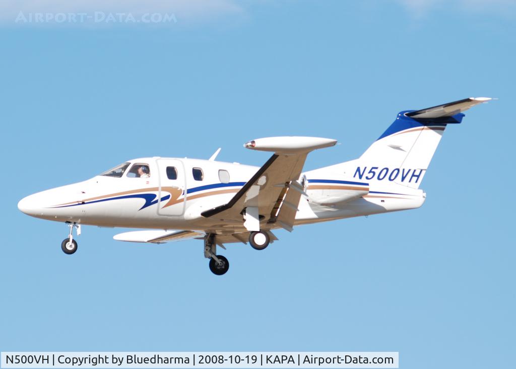 N500VH, 2008 Eclipse Aviation Corp EA500 C/N 000211, On final approach to 17L.