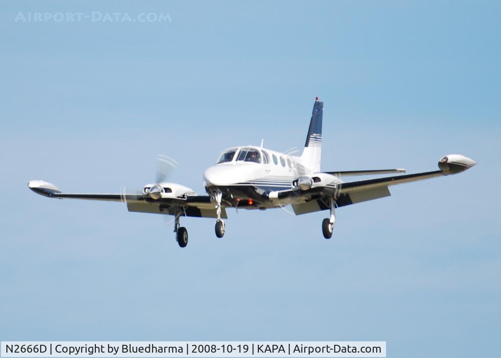 N2666D, Cessna 340A C/N 340A0717, On final approach to 17L.