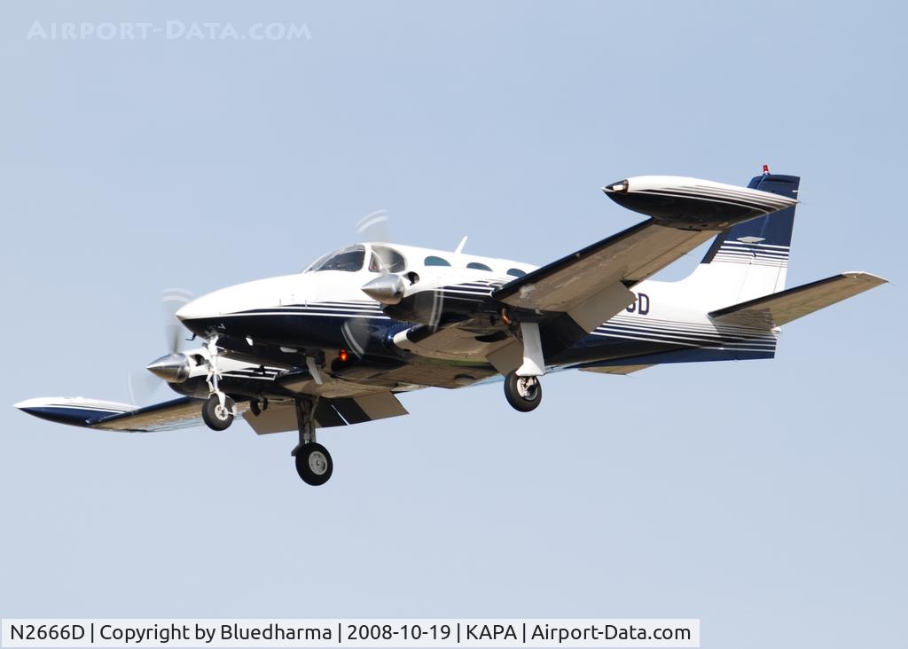 N2666D, Cessna 340A C/N 340A0717, On final approach to 17L.