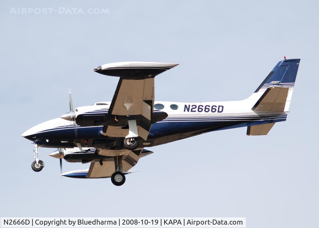 N2666D, Cessna 340A C/N 340A0717, On final approach to 17L.
