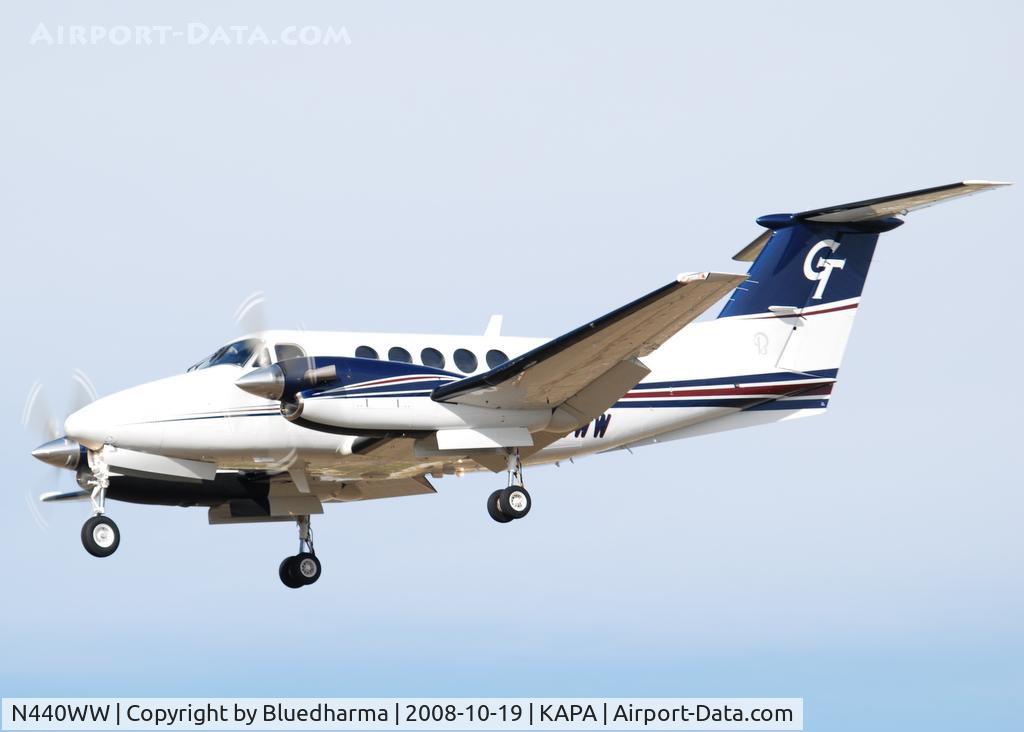 N440WW, 2007 Hawker Beechcraft B200GT King Air C/N BY-5, On final approach to 17L.
