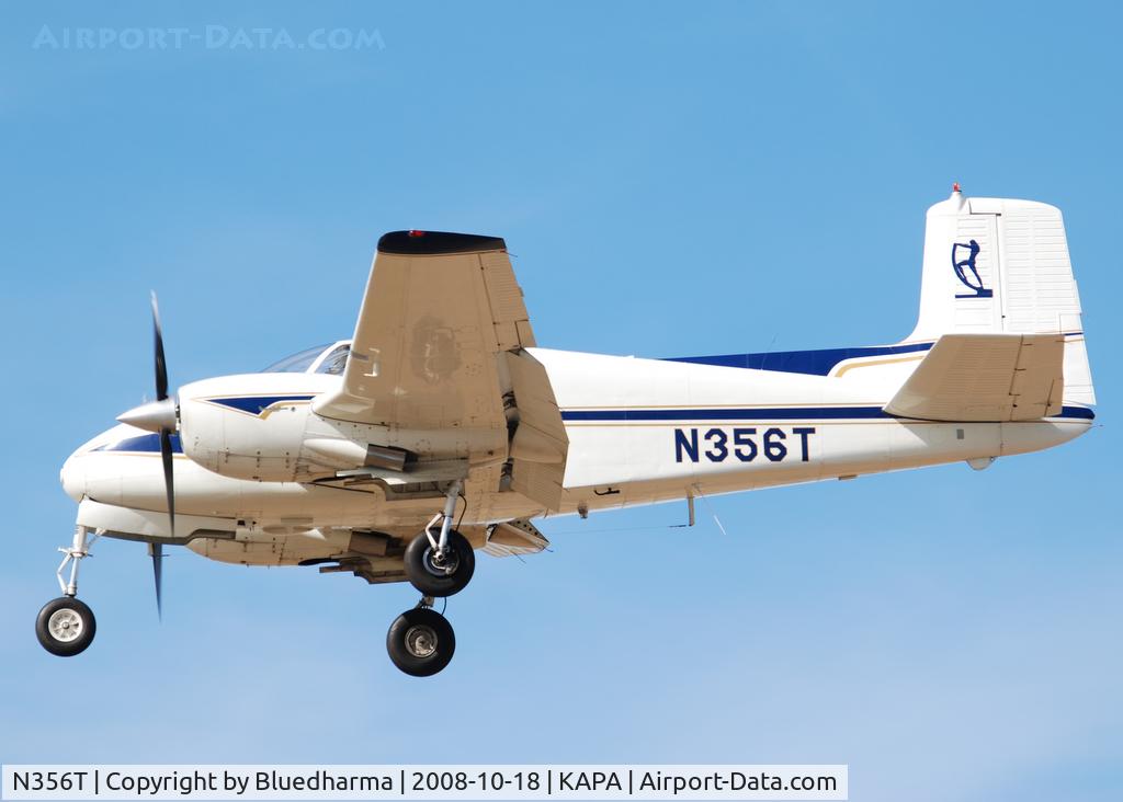 N356T, 1960 Beech D50C Twin Bonanza C/N DH-270, On final approach to 17L.