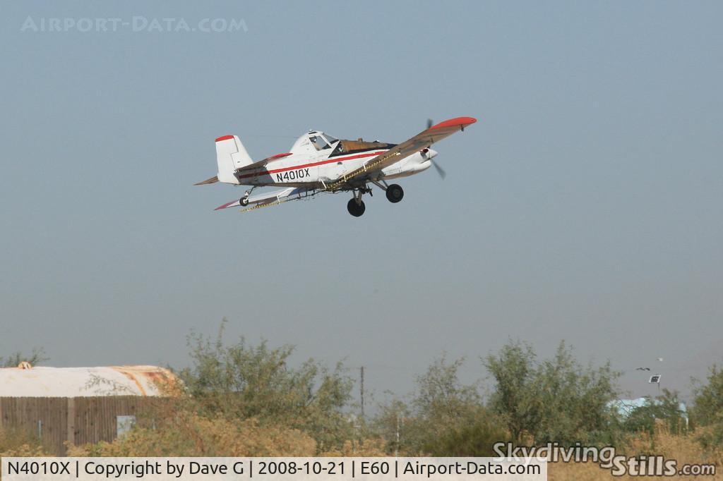 N4010X, 1979 Ayres S2R-T34 Thrush C/N 6024, Departing Eloy, AZ with a full load.