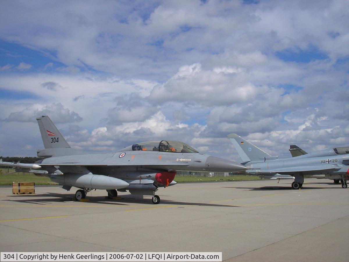 304, 1978 Fokker F-16B Fighting Falcon C/N 6L-4, French AF Openday  at Cambrai AFB 2006  Norwegian AF