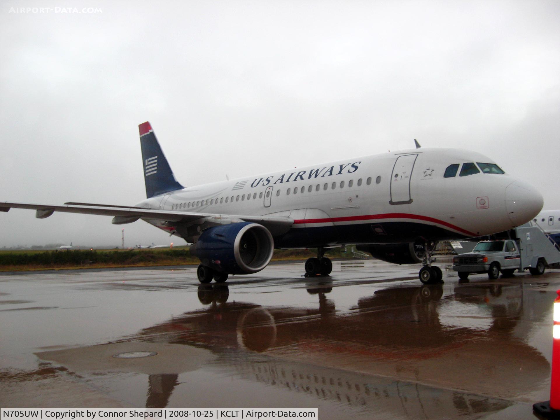 N705UW, 1998 Airbus A319-112 C/N 0929, A319 Parked on ramp