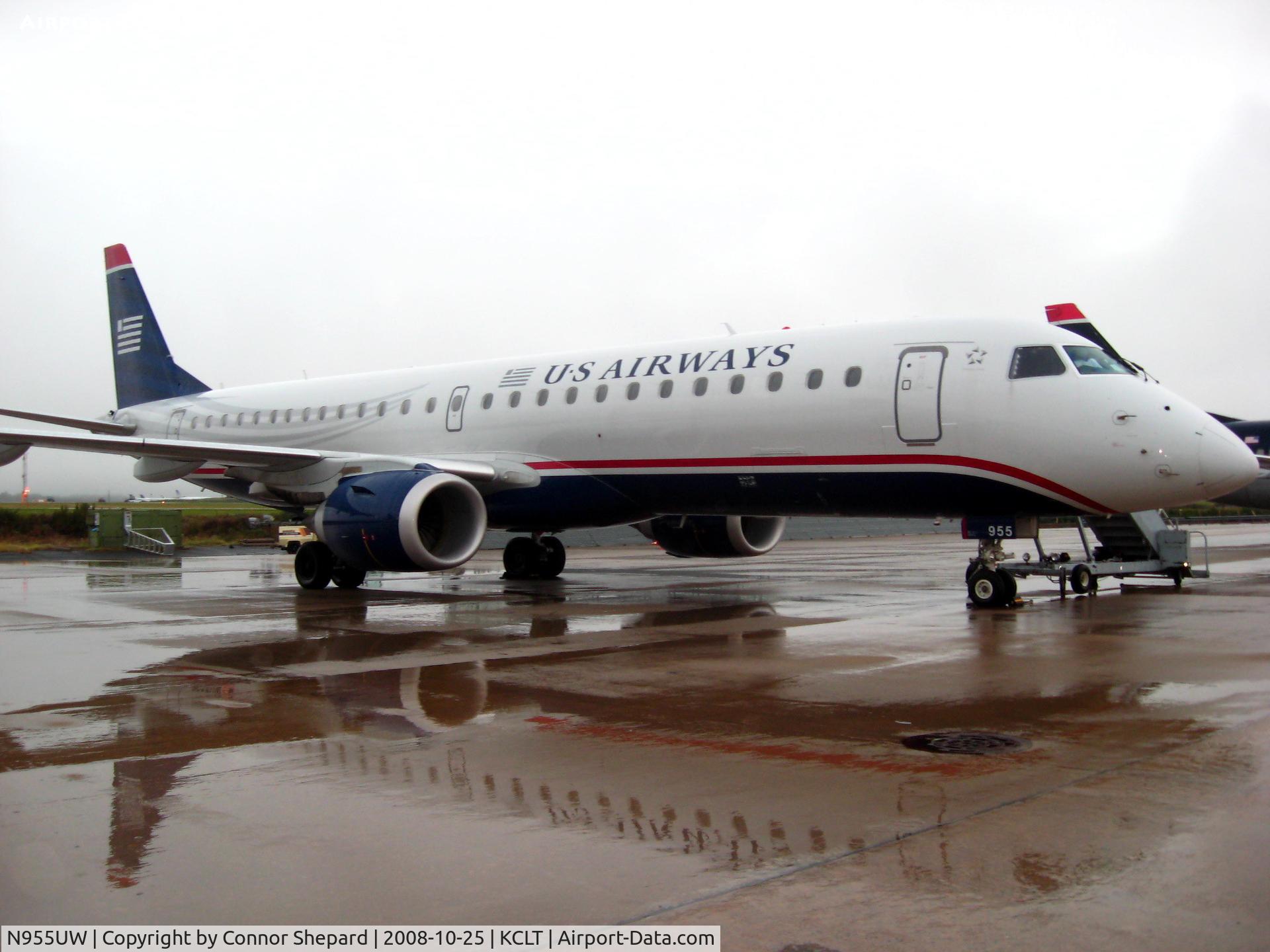 N955UW, 2008 Embraer ERJ-190-100 IGW 190AR C/N 19000152, E190 on ramp