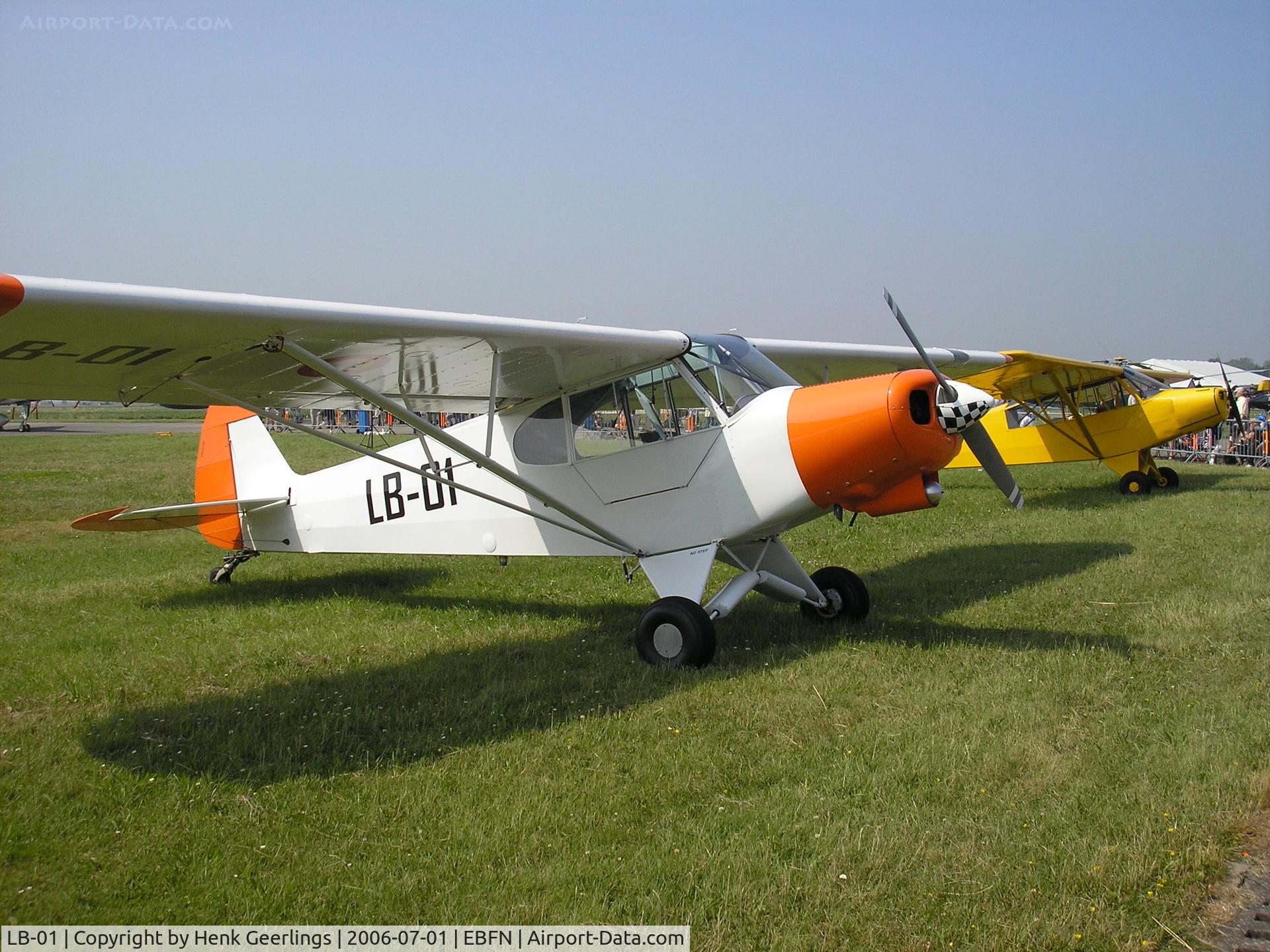 LB-01, 1954 Piper L-21B Super Cub (PA-18-135) C/N 18-3803, Koksijde Air Base Openday , 01 jul 2006