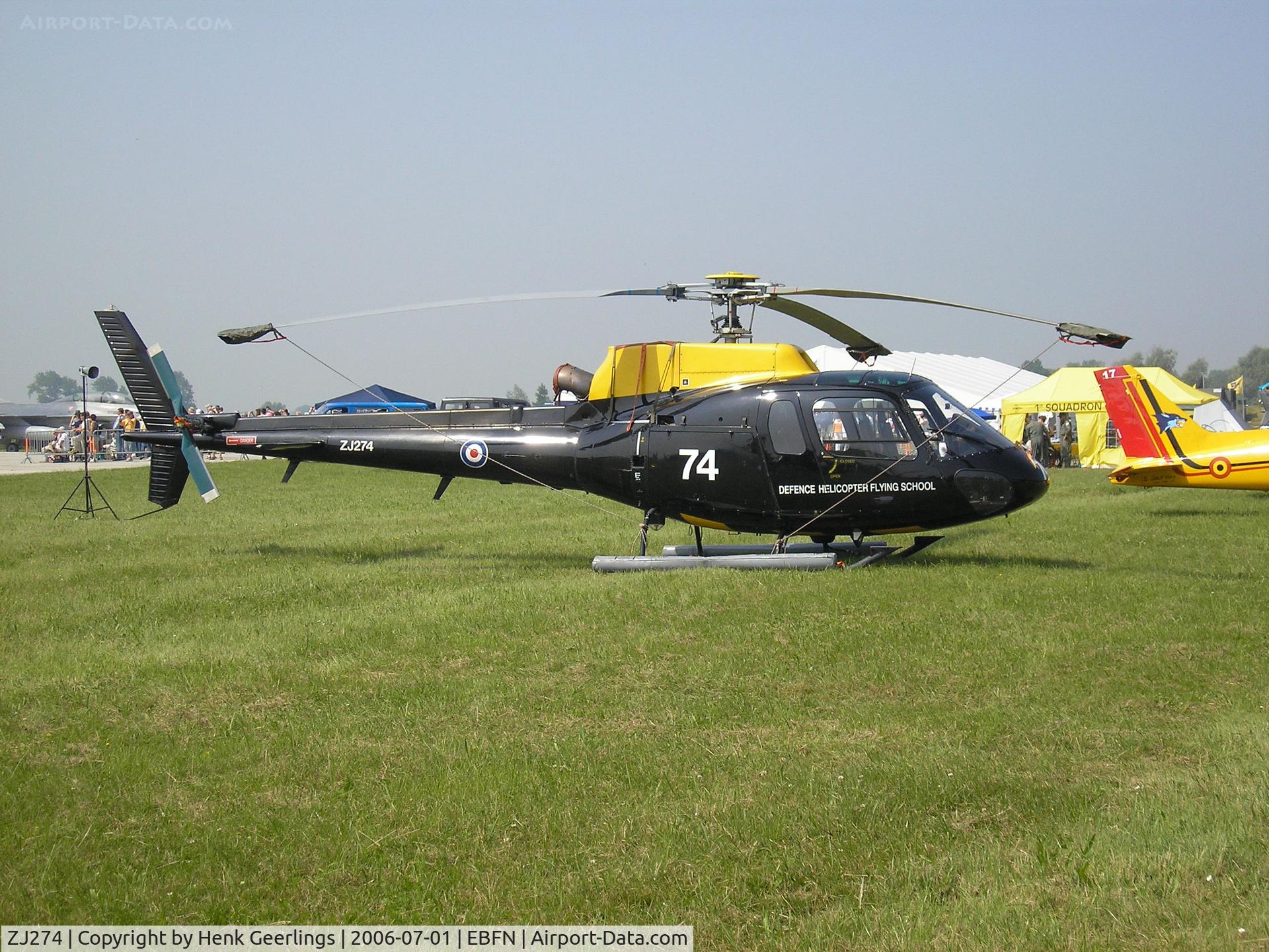 ZJ274, 1997 Eurocopter AS-350BB Squirrel HT1 Ecureuil C/N 3008, Koksijde Air Base Openday , 01 jul 2006
