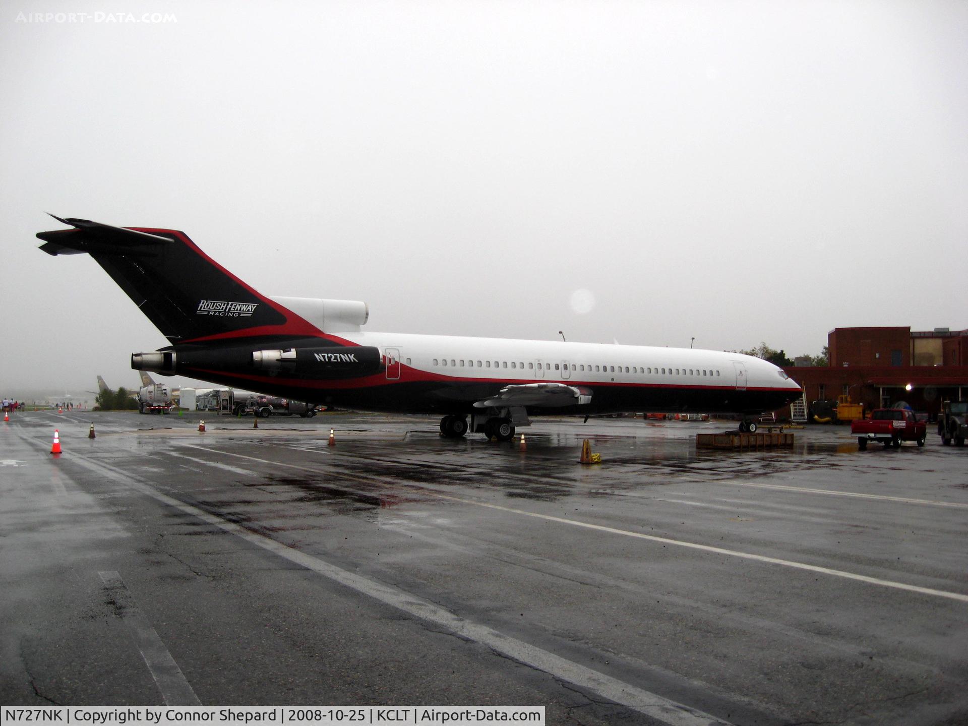 N727NK, 1979 Boeing 727-212 C/N 21945, 727 at hanger area