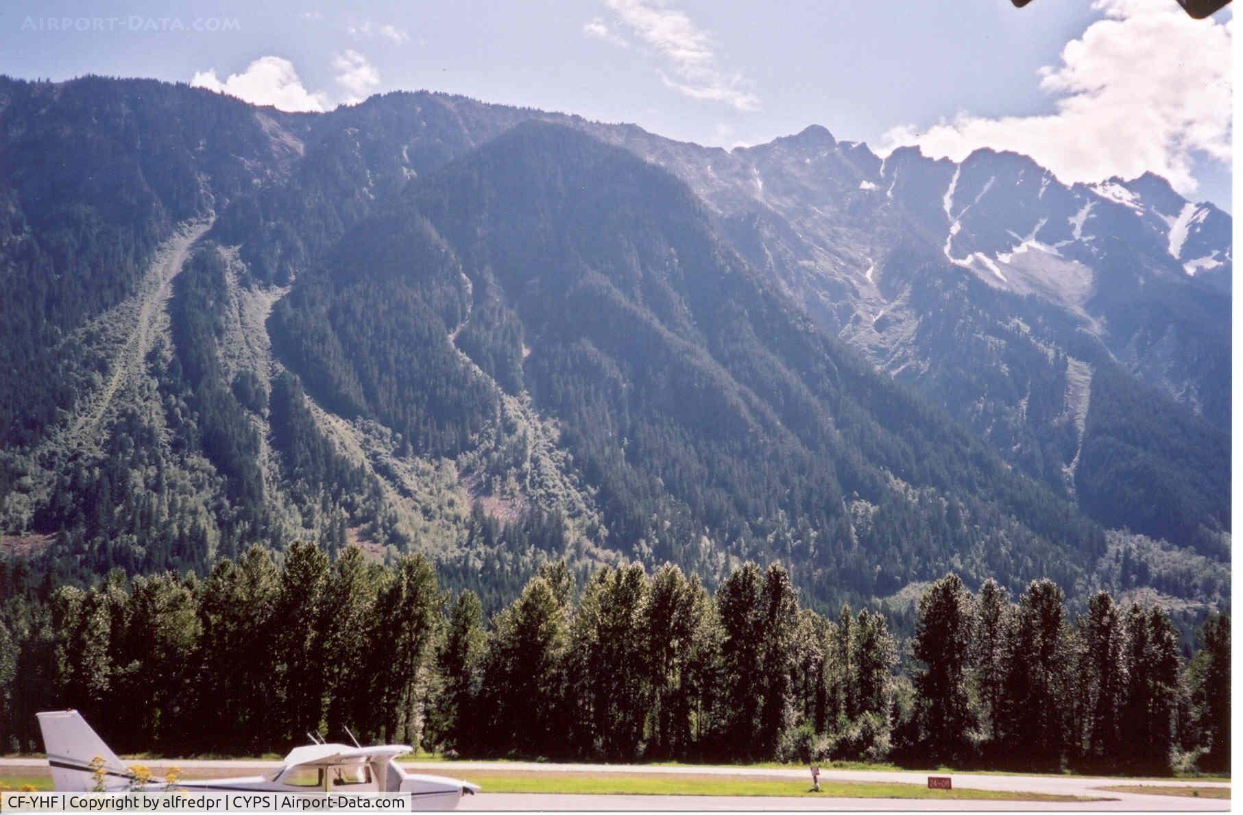 CF-YHF, 1969 Cessna 172K Skyhawk C/N 17258086, YHF at Pemberton