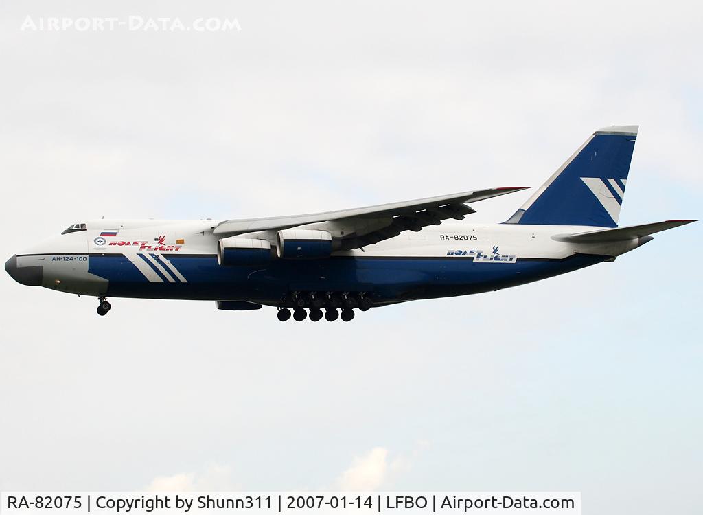 RA-82075, 1994 Antonov An-124-100 Ruslan C/N 9773053459147, Landing rwy 32L