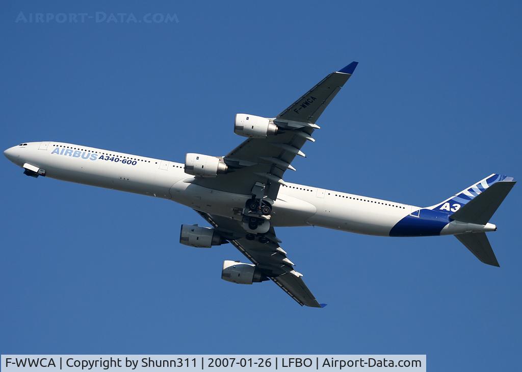 F-WWCA, 2001 Airbus A340-642 C/N 360, Retarcting gears
