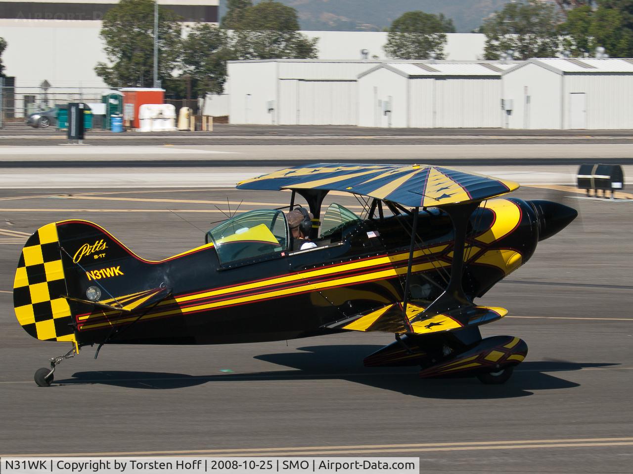 N31WK, 1995 Aviat Pitts S-1T Special C/N 1060, N31WK taxiing