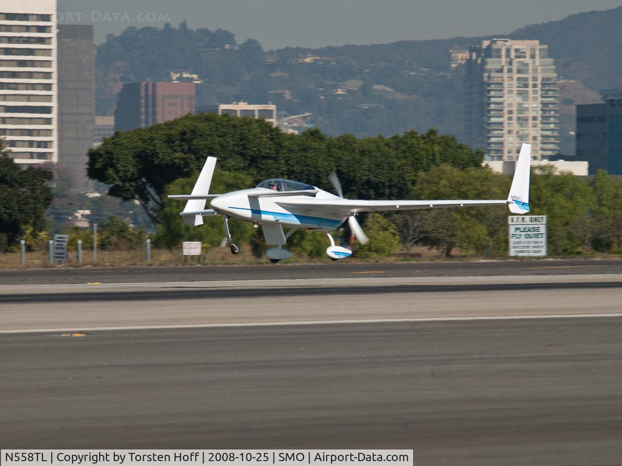 N558TL, 1989 Rutan Long-EZ C/N 1838L, N558TL arriving on RWY 21