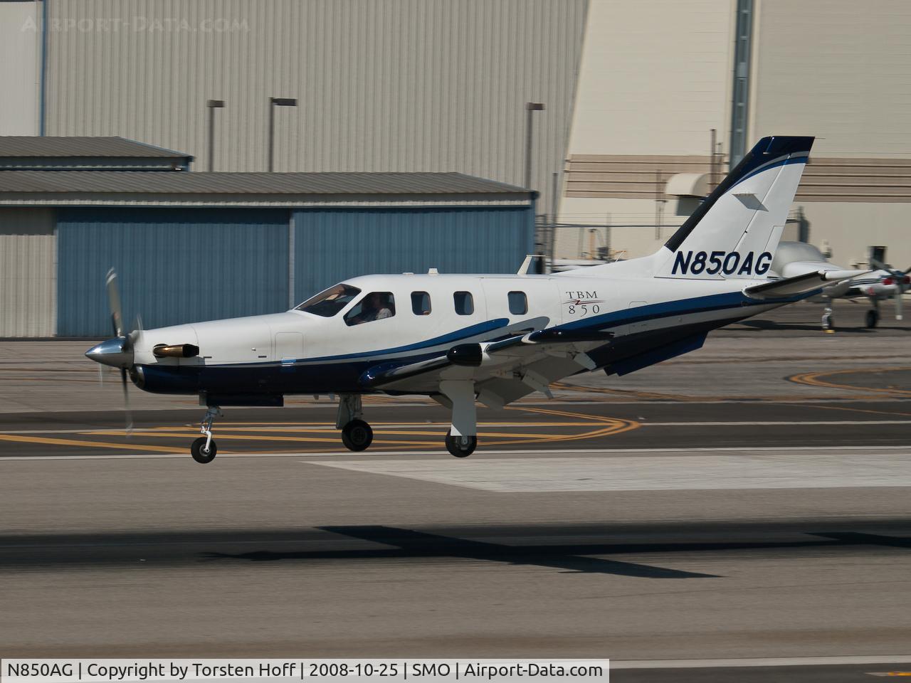 N850AG, 2007 Socata TBM-700 C/N 414, N850AG arriving on RWY 21