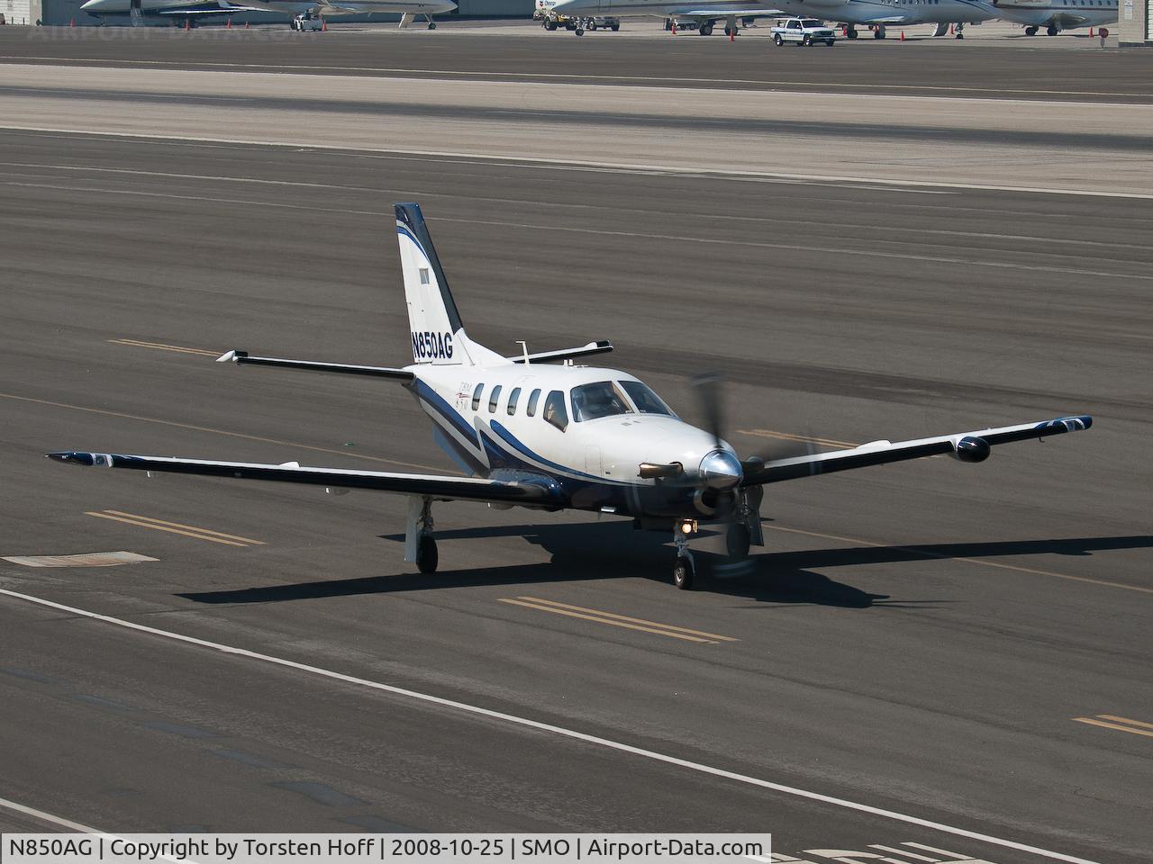 N850AG, 2007 Socata TBM-700 C/N 414, N850AG taxiing