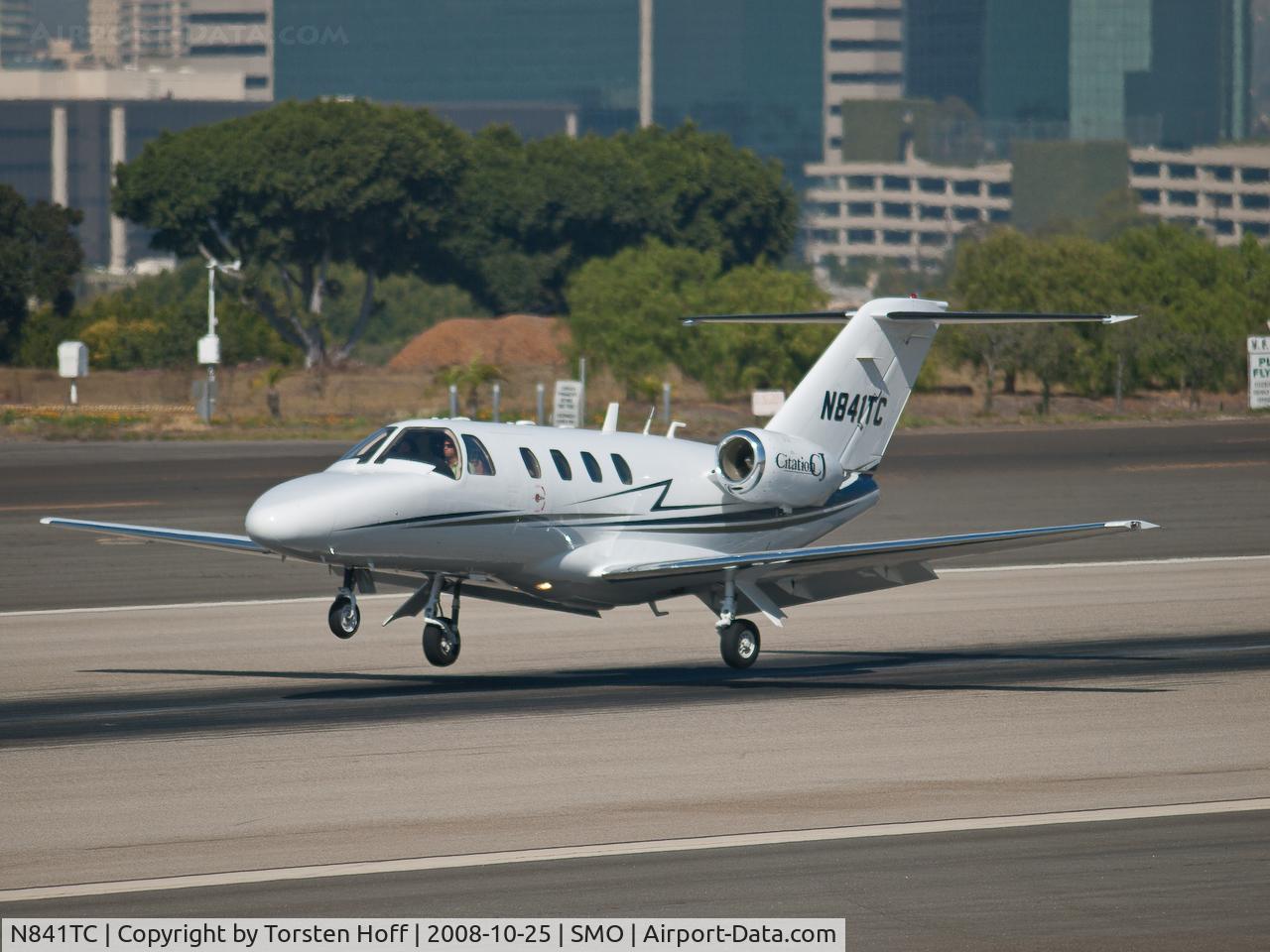 N841TC, 1999 Cessna 525 CitationJet CJ1 C/N 525-0339, N841TC arriving on RWY 21
