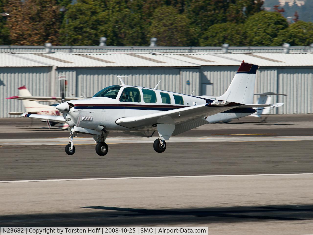 N23682, 1978 Beech A36 Bonanza 36 C/N E-1205, N23682 arriving on RWY 21