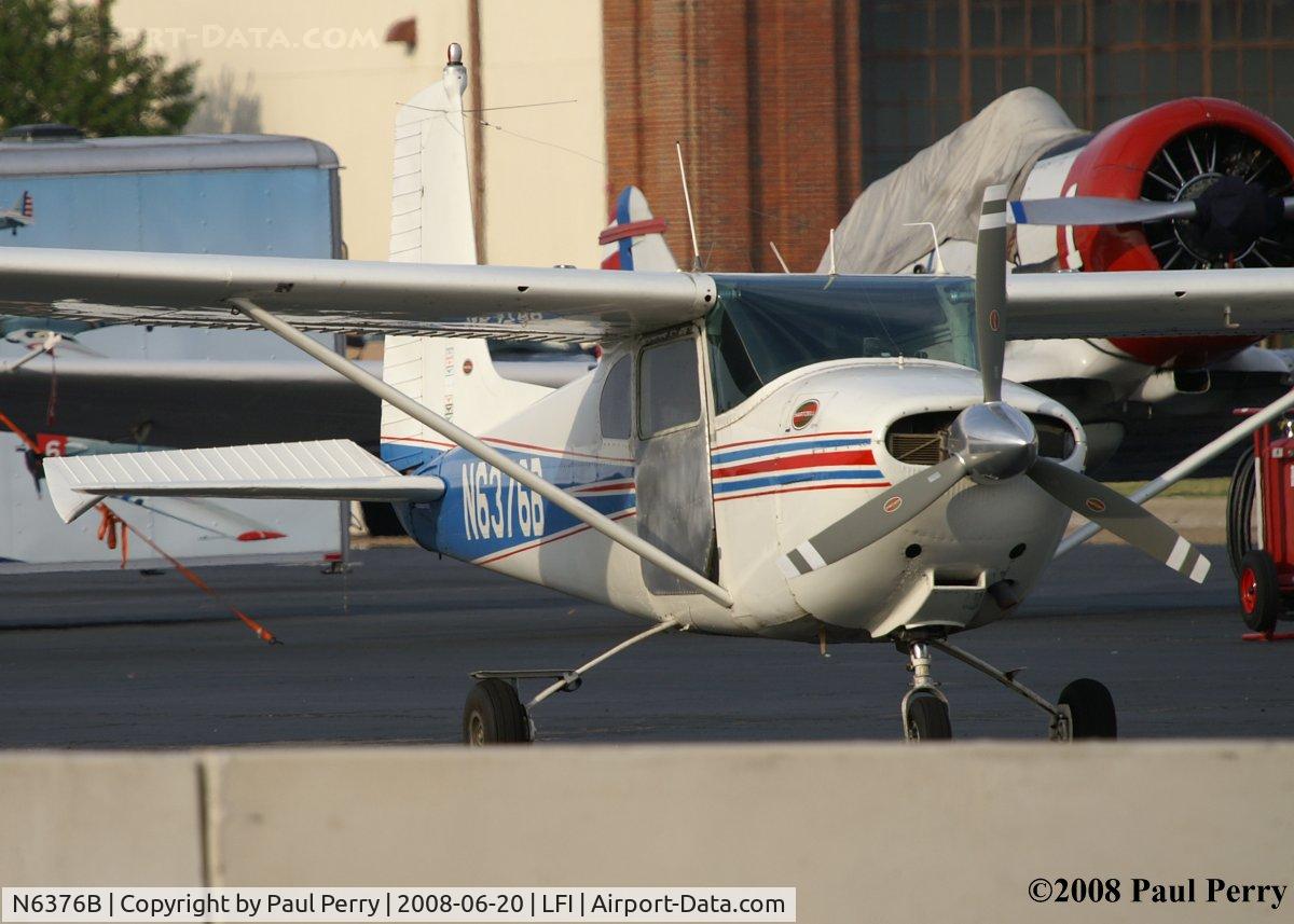 N6376B, 1957 Cessna 182A Skylane C/N 34276, Jump plane for the airshow