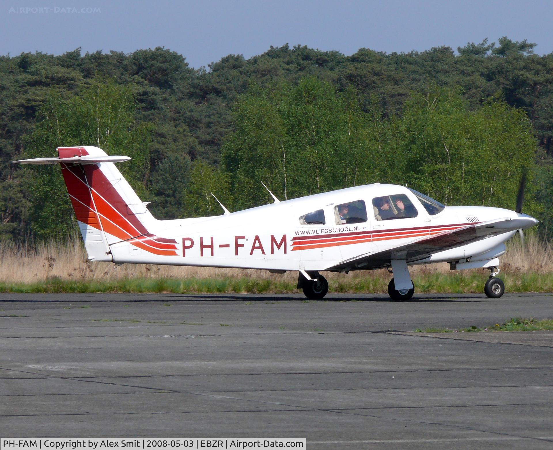 PH-FAM, Piper PA-28RT-201T Turbo Arrow IV C/N 28R-8031123, Piper Pa28RT-201T Arrow PH-FAM