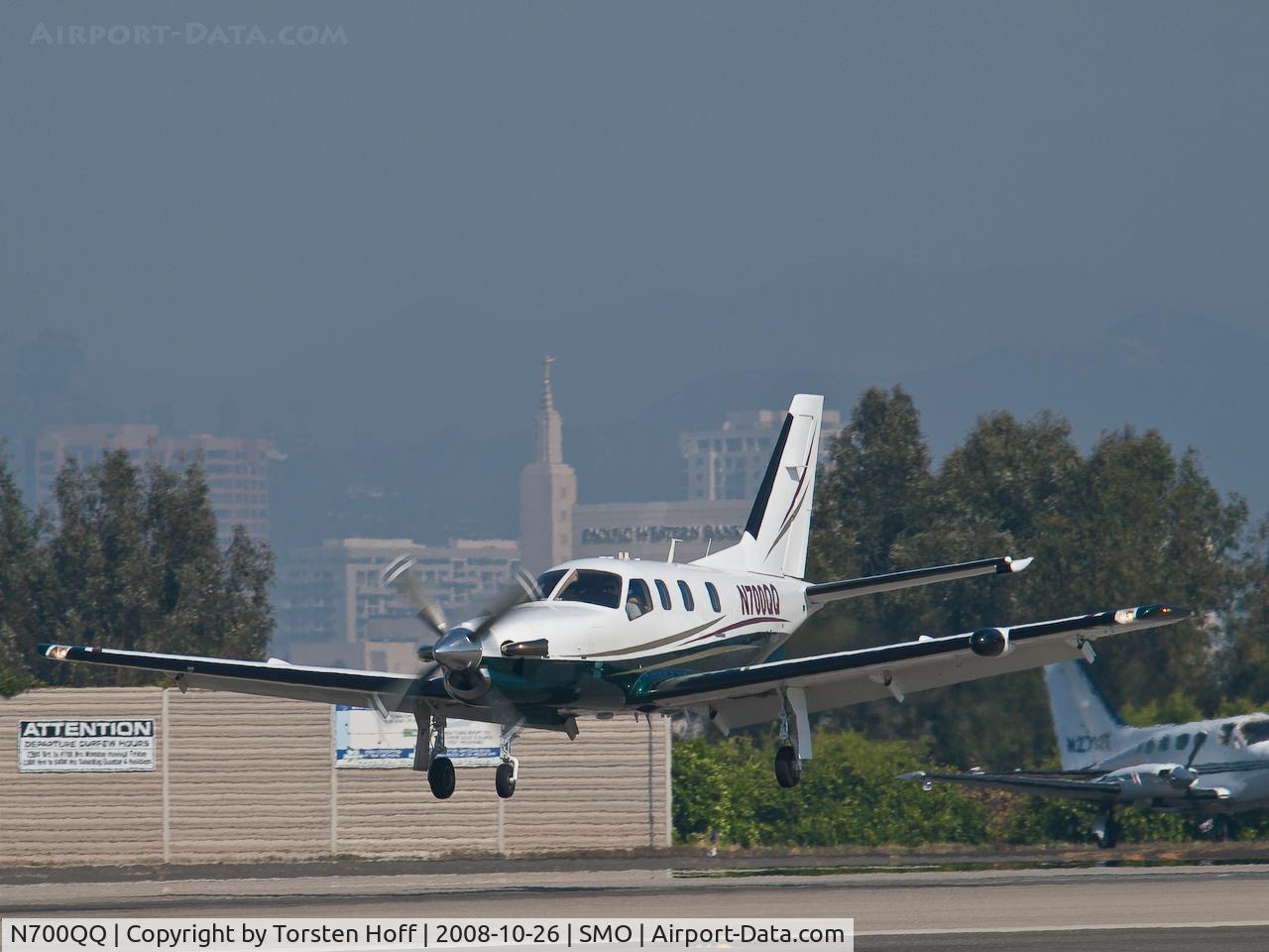N700QQ, 2004 Socata TBM-700 C/N 277, N700QQ arriving on RWY 21