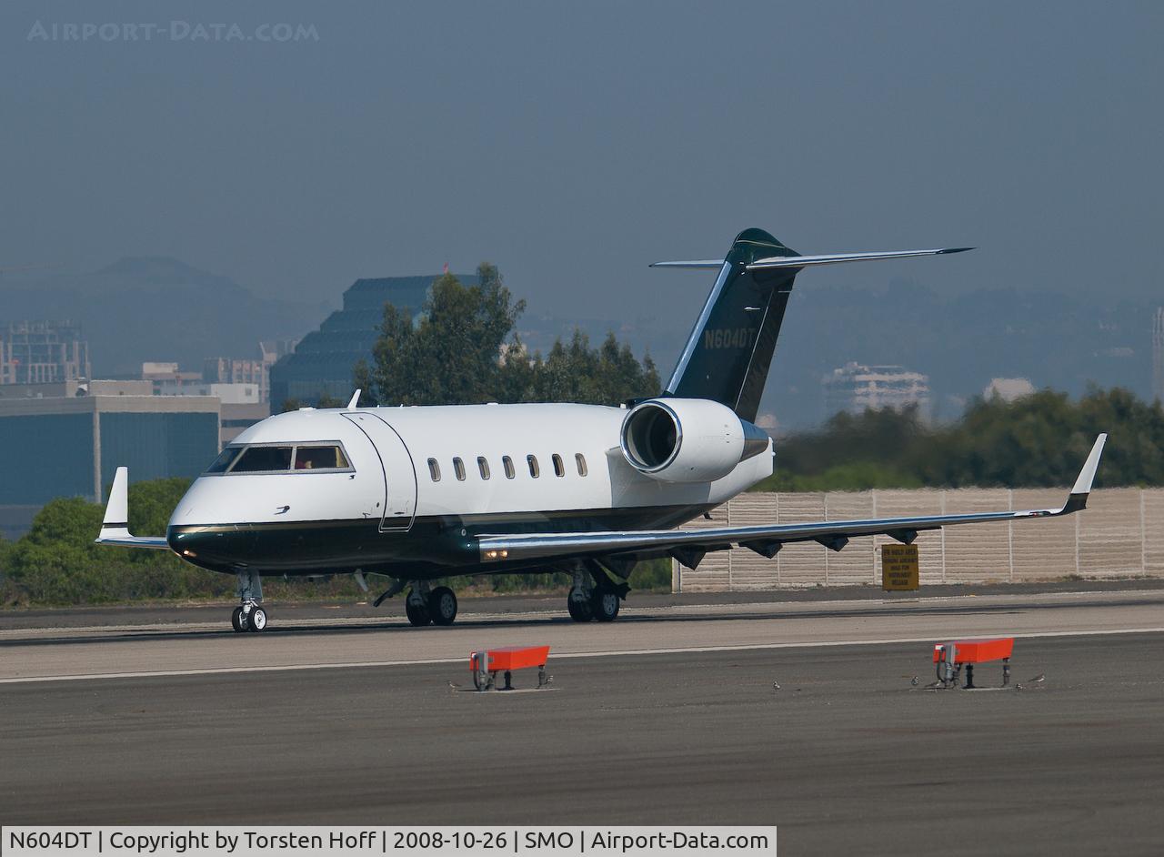 N604DT, 2005 Bombardier Challenger 604 (CL-600-2B16) C/N 5627, N604DT departing from RWY 21