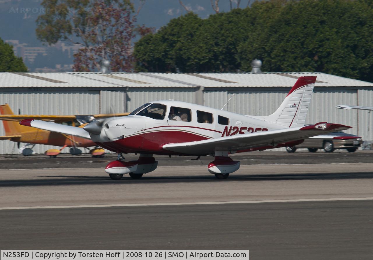N253FD, Piper PA-28-181 Archer III C/N 2843321, N253FD departing from RWY 21