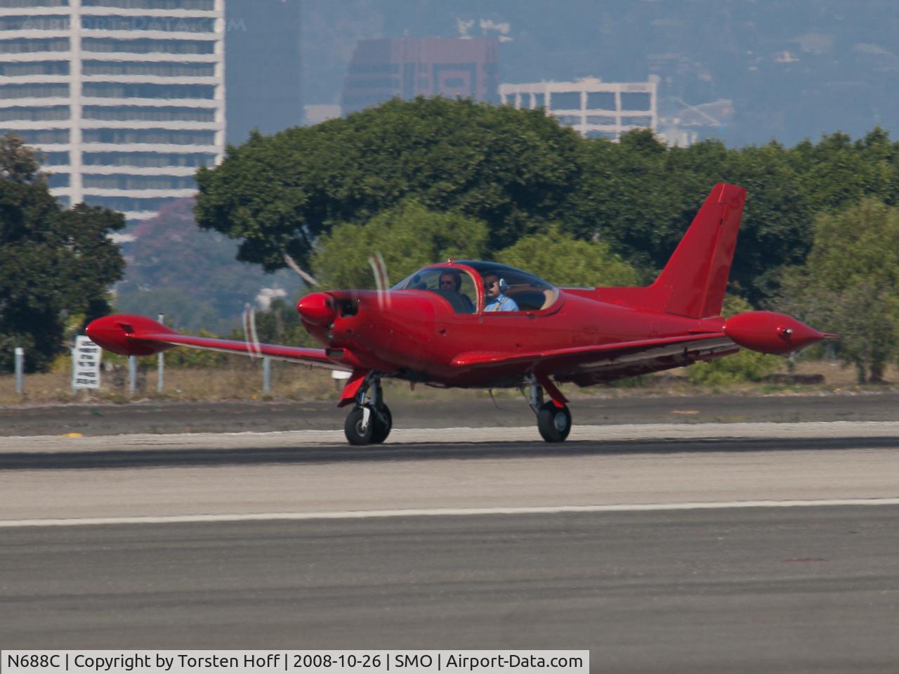 N688C, SIAI-Marchetti SF-260C C/N 466/37-004, NX688C departing from RWY 21