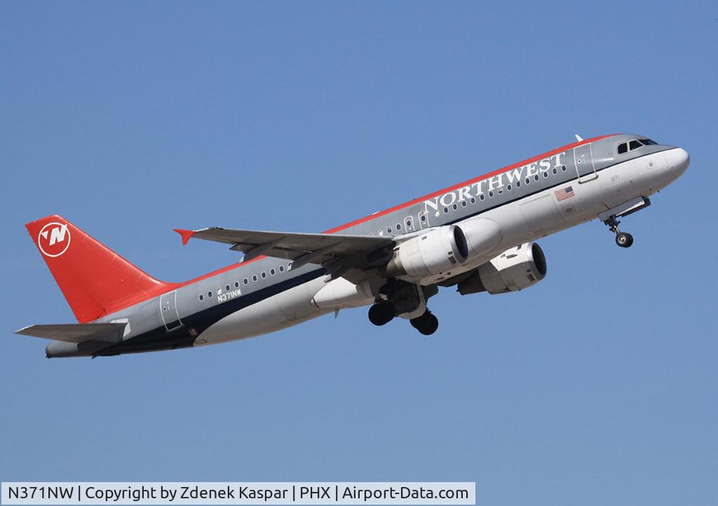 N371NW, 2001 Airbus A320-212 C/N 1535, PHX