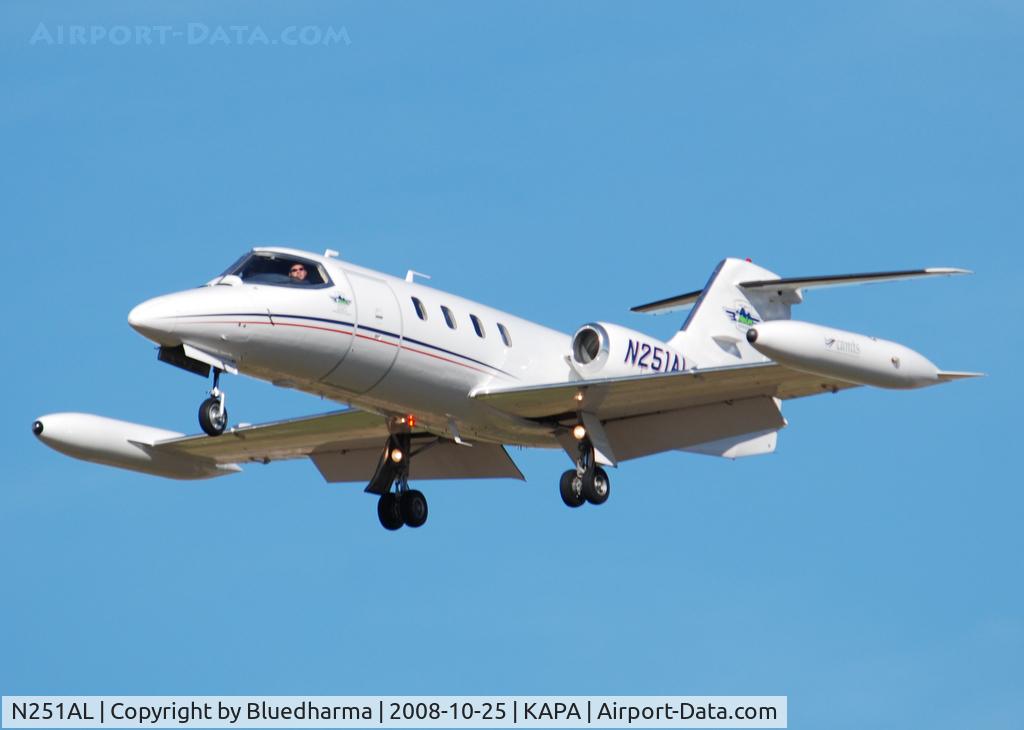 N251AL, Gates Learjet 25D C/N 25D-313, AirLife Denver on Final Approach to 17L.