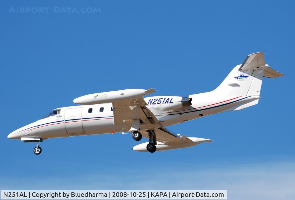 N251AL, Gates Learjet 25D C/N 25D-313, AirLife Denver on Final Approach to 17L.