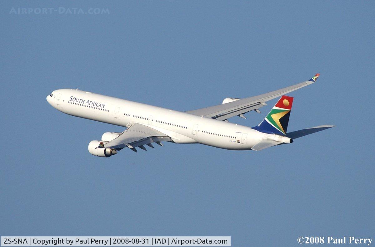 ZS-SNA, 2002 Airbus A340-642 C/N 410, Climbing out, making her turn