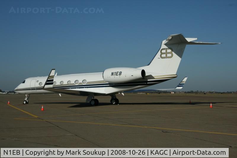N1EB, 2008 Gulfstream Aerospace GV-SP (G550) C/N 5194, N1EB @ KAGC