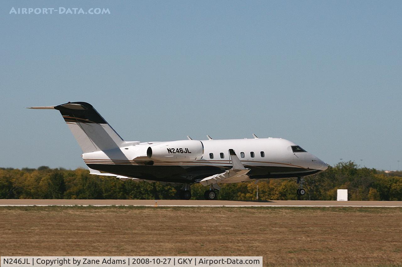 N246JL, Canadair Challenger 600-1A (CL-600-1A11) C/N 1046, Departing Arlington Municipal