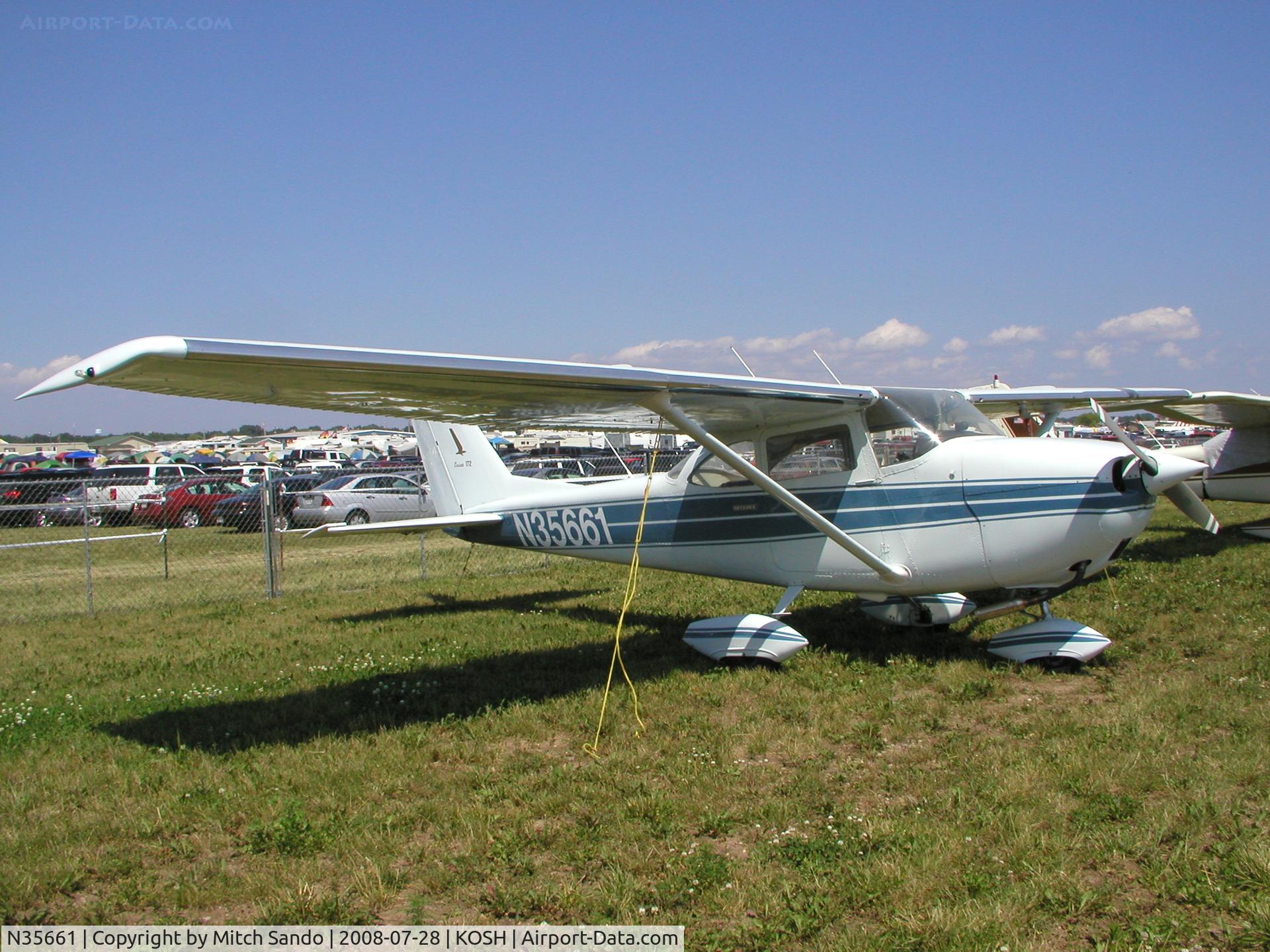 N35661, 1968 Cessna 172I C/N 17256889, EAA AirVenture 2008.