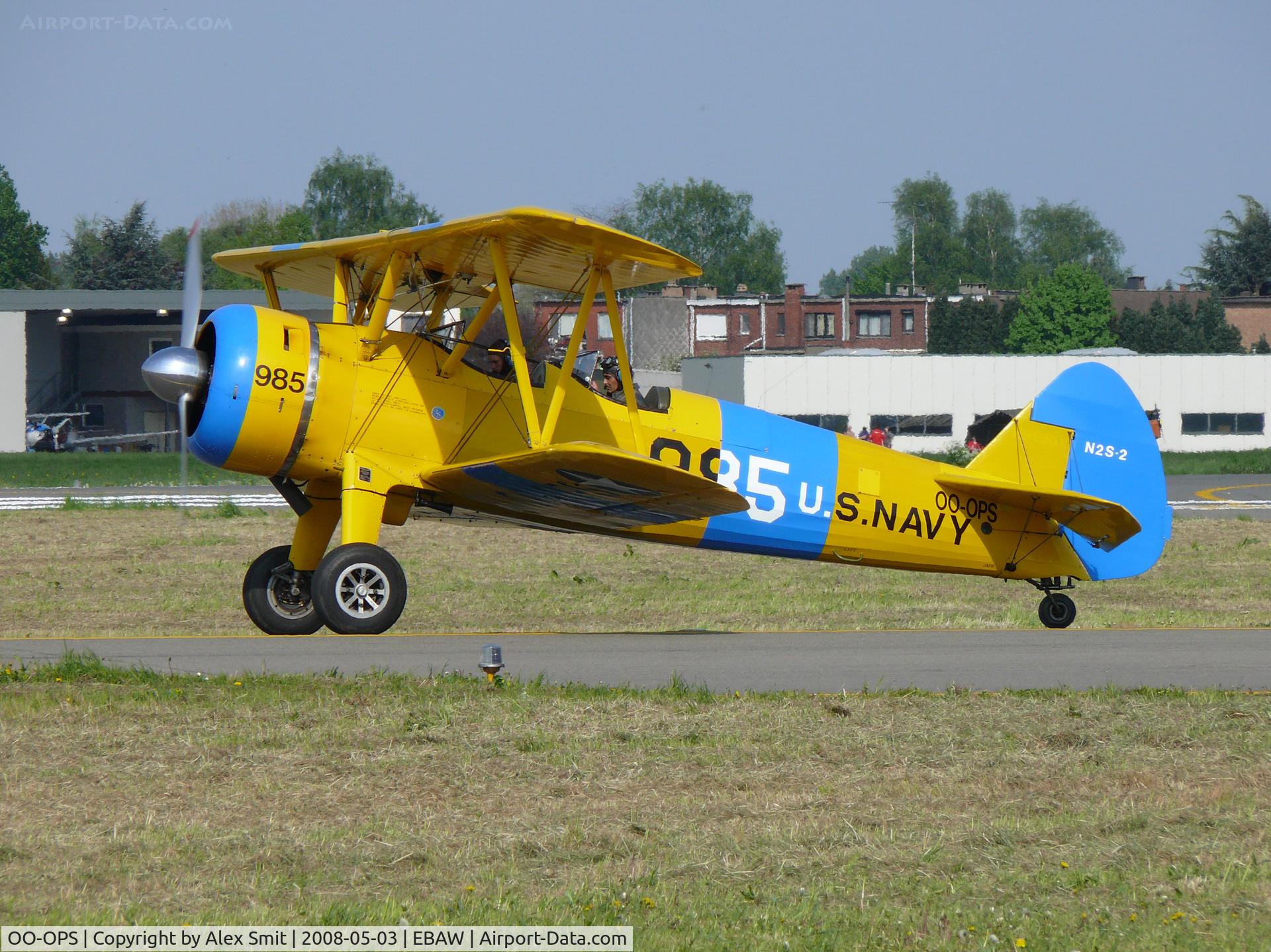 OO-OPS, 1943 Boeing E75 C/N 75-5093, Boeing/Stearman N2S-2 Kaydet OO-OPS painted as US Navy 985