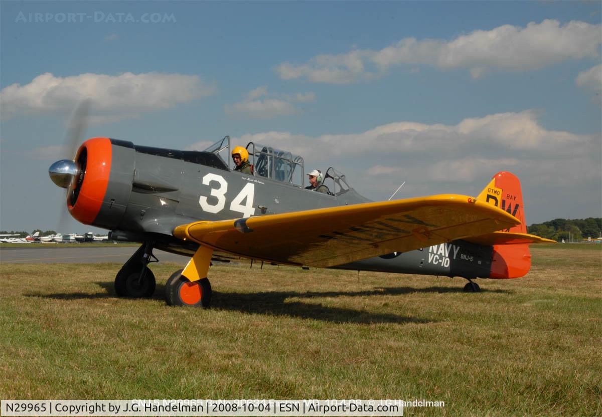 N29965, 1944 North American AT-6D Texan C/N 90634, Ready for taxi