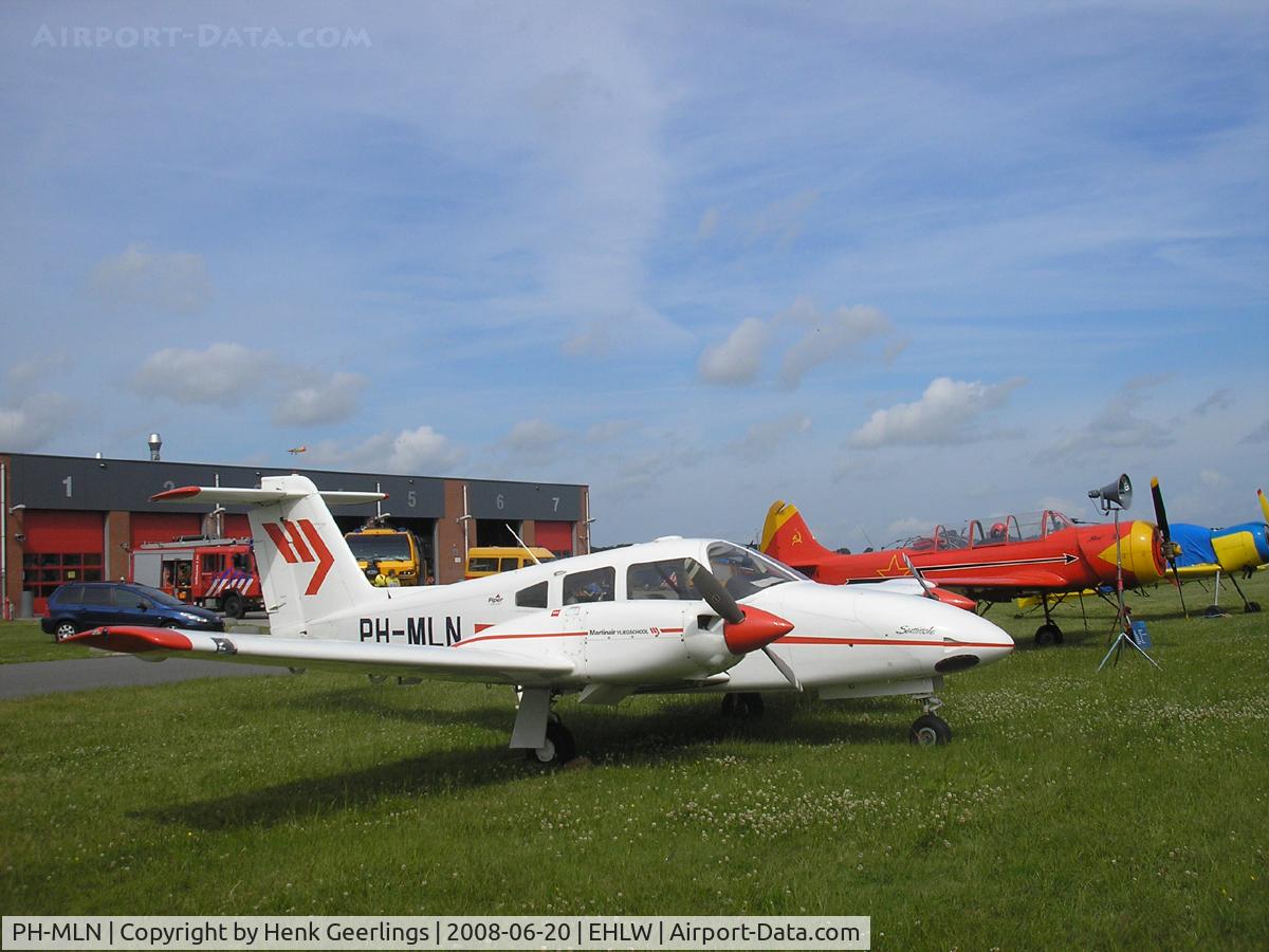 PH-MLN, 2002 Piper PA-44-180 Seminole C/N 4496166, Dutch AF Openday , Leeuwarden AFB , 2008 - Martinair Flying School