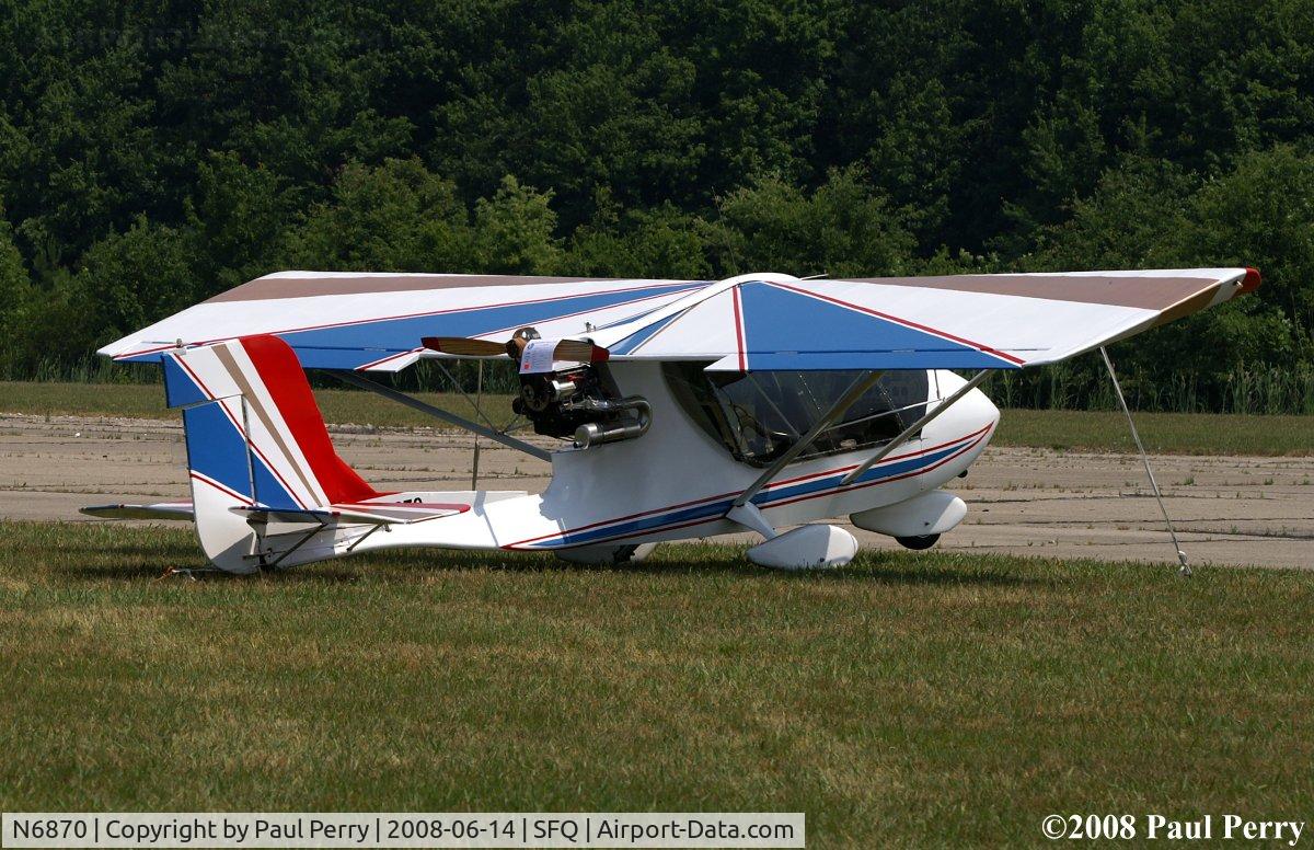 N6870, 2007 Quad City Challenger II Light Sport Special C/N CH2-1206-LSS-0108, The red leading edge on the vertical stabilizer really stands out