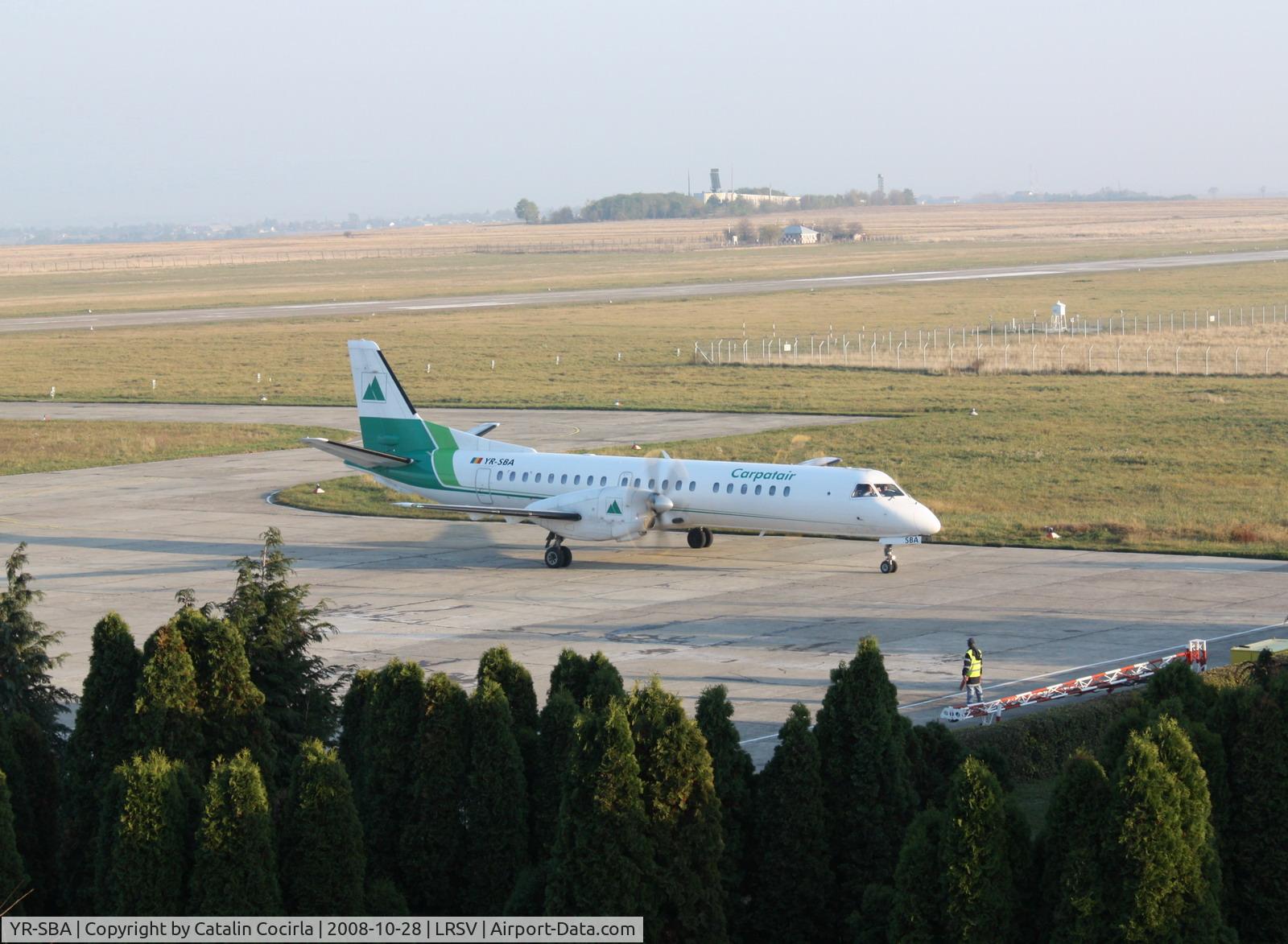 YR-SBA, 1996 Saab 2000 C/N 2000-038, Taxiing slowly to its stand