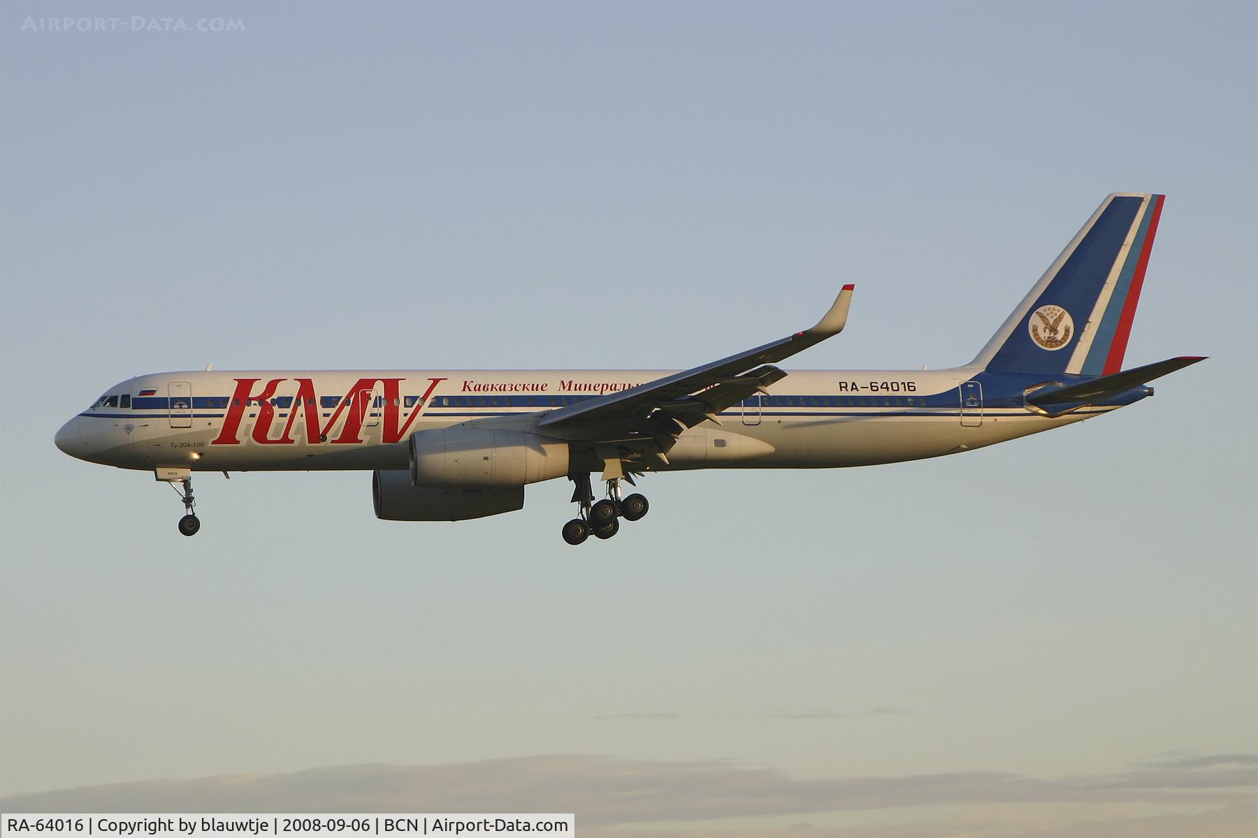 RA-64016, 1995 Tupolev Tu-204-100 C/N 1450742364016, Early morning sun while landing on rwy 25L BCN